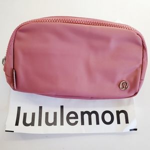Lululemon Everywhere Belt Bag